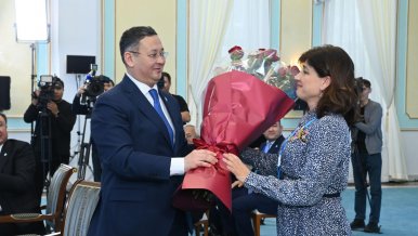 Günay Əfəndiyeva Qazaxıstan Nazir Tyurakulovun adına medalı ilə təltif olunub
